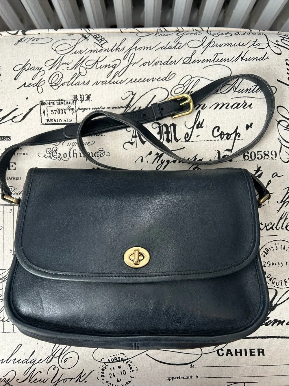 VTG coach black legacy City bag USA Y2K turn lock flap